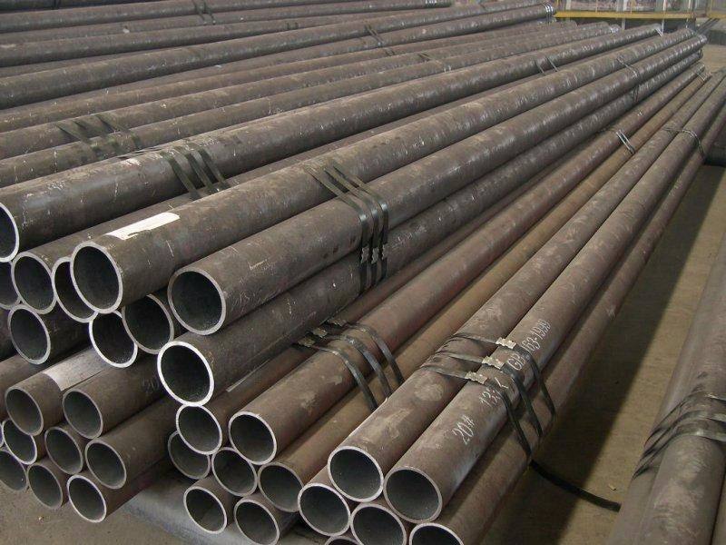 焊接钢管比较新执行标准 　　焊接钢管也叫焊管，是用钢材料铸造而成或钢板通