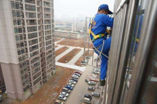 高空作业证一般都考什么，高空作业证书样板，国家标准是多少